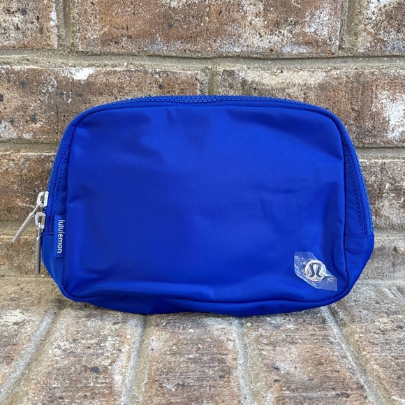 NWT Lululemon Everywhere Belt Large In Riverside/Silver - Picture 2 of 11